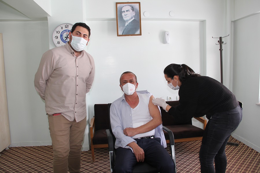 Belediye Başkanı Koçer Kovid-19 aşısı yaptırdı 
